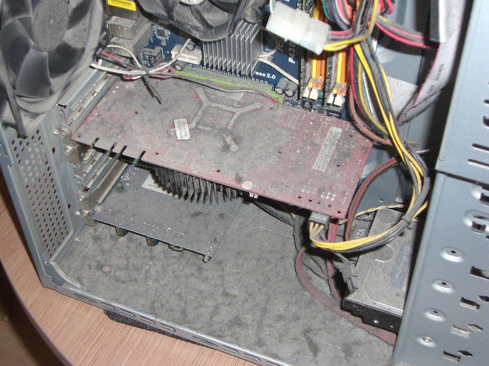 Прочистка компьютера. Чистка компьютера от пыли. Пыльный системный блок. Запыленный системник. Чистка системного блока.